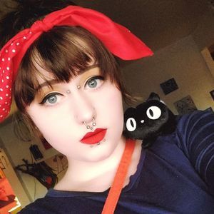 Meet your Posher, Mae